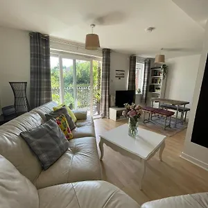 Pass The Keys Lovely 2bedroom Flat With Balcony Edinburgh