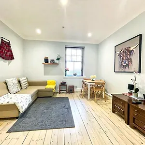 Stunning 2 Bed Nr The Royal Mile & The Castle Edinburgh