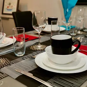 Aqua Dreams - Serviced Luxury Modern Centre 2 Bed Apartment Belfast